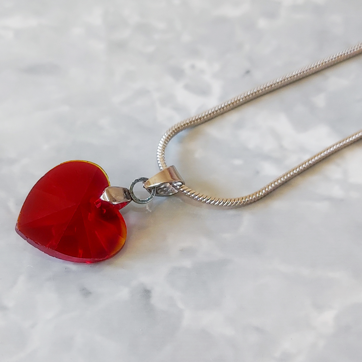 Collar Corazón Rubí de Fuego