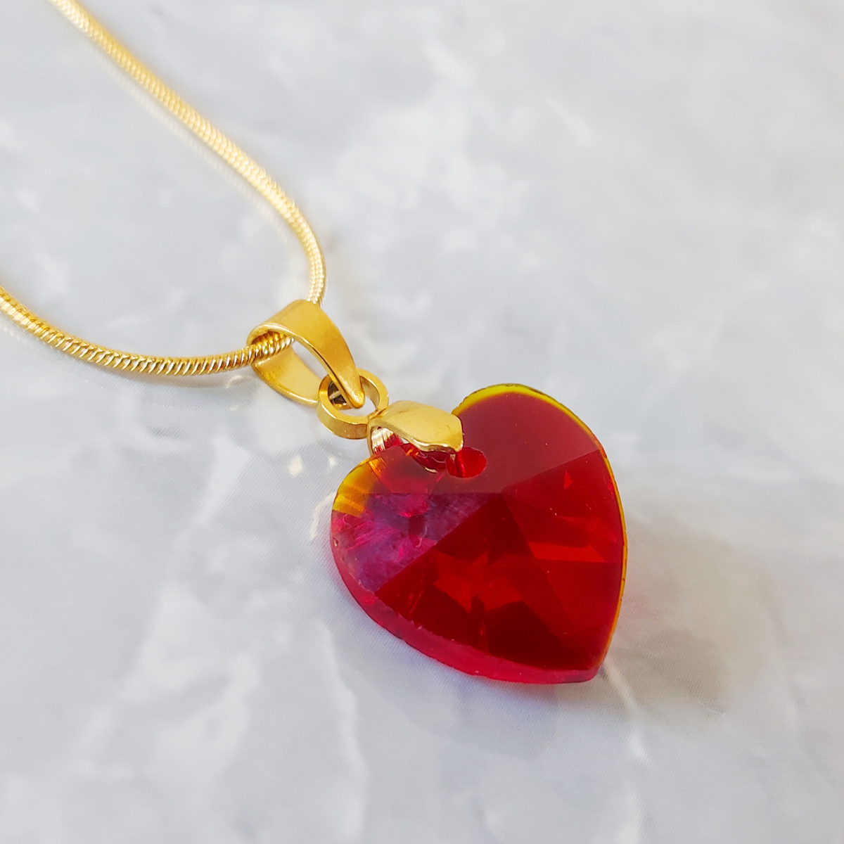 Collar Corazón Rubí de Fuego