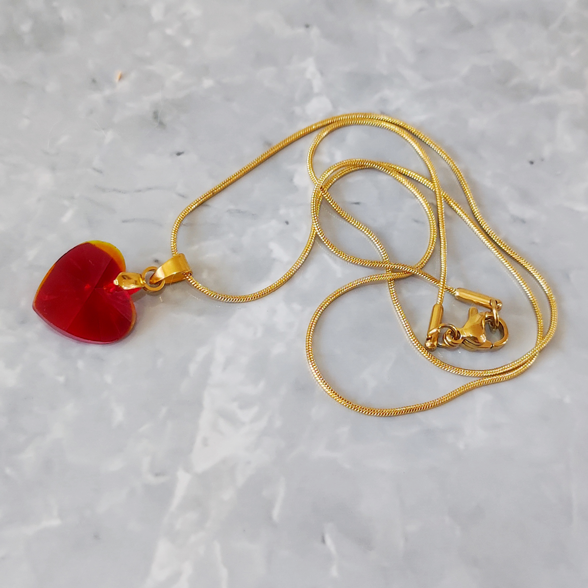 Collar Corazón Rubí de Fuego