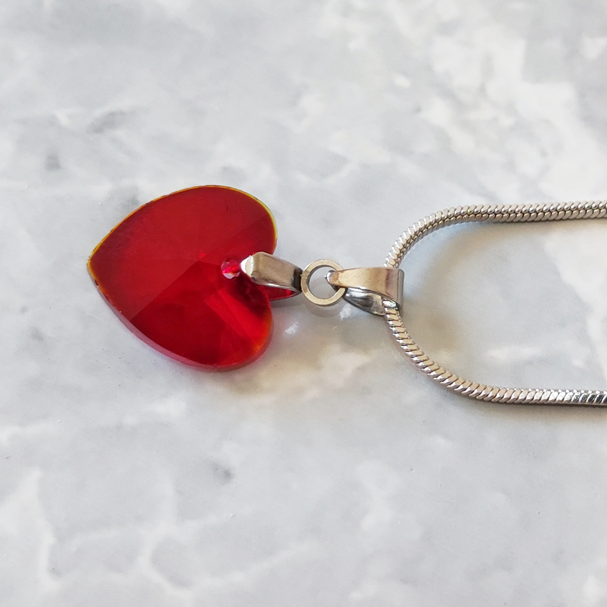 Collar Corazón Rubí de Fuego